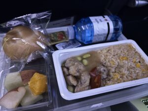 カナダエアの機内食_行き2