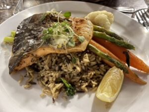 ホテルの食事_北極イワナのグリル